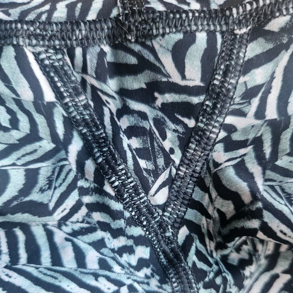 Lululemon Wunder Under Pant (Hi-Rise) (Dazzle Nulux) Size 10 - Picture 6 of 8